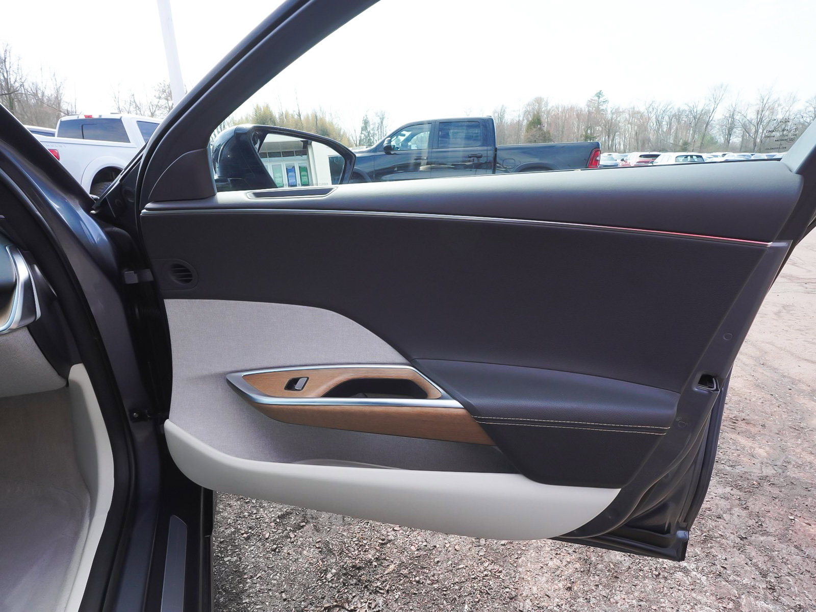 Used 2024 Lucid Air Touring image 13