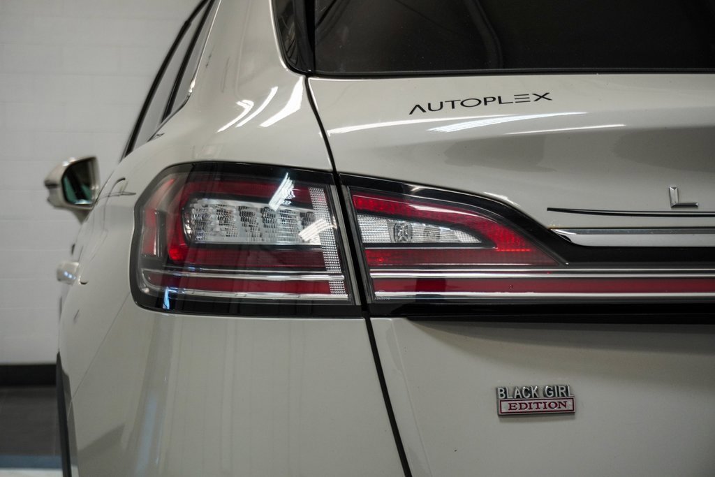 Used 2019 Lincoln Nautilus Select image 41