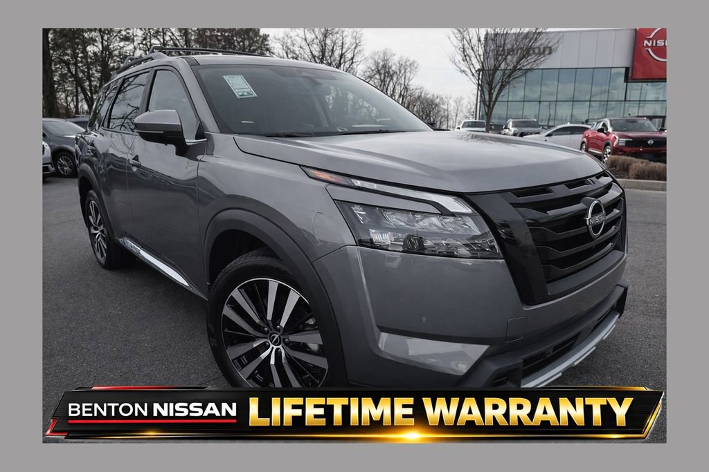 Used 2025 Nissan Pathfinder Platinum w/ Black Appearance Package