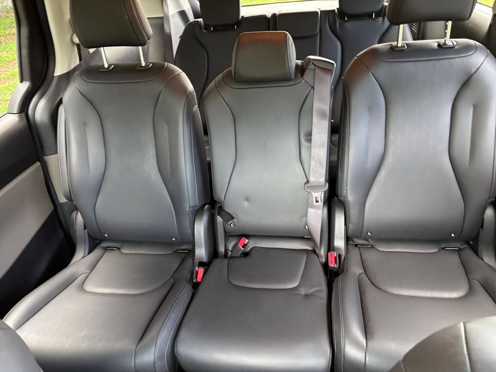 Used 2026 Kia Carnival FWD image 41
