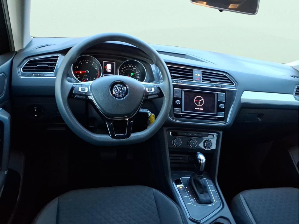 Used 2020 Volkswagen Tiguan S image 16