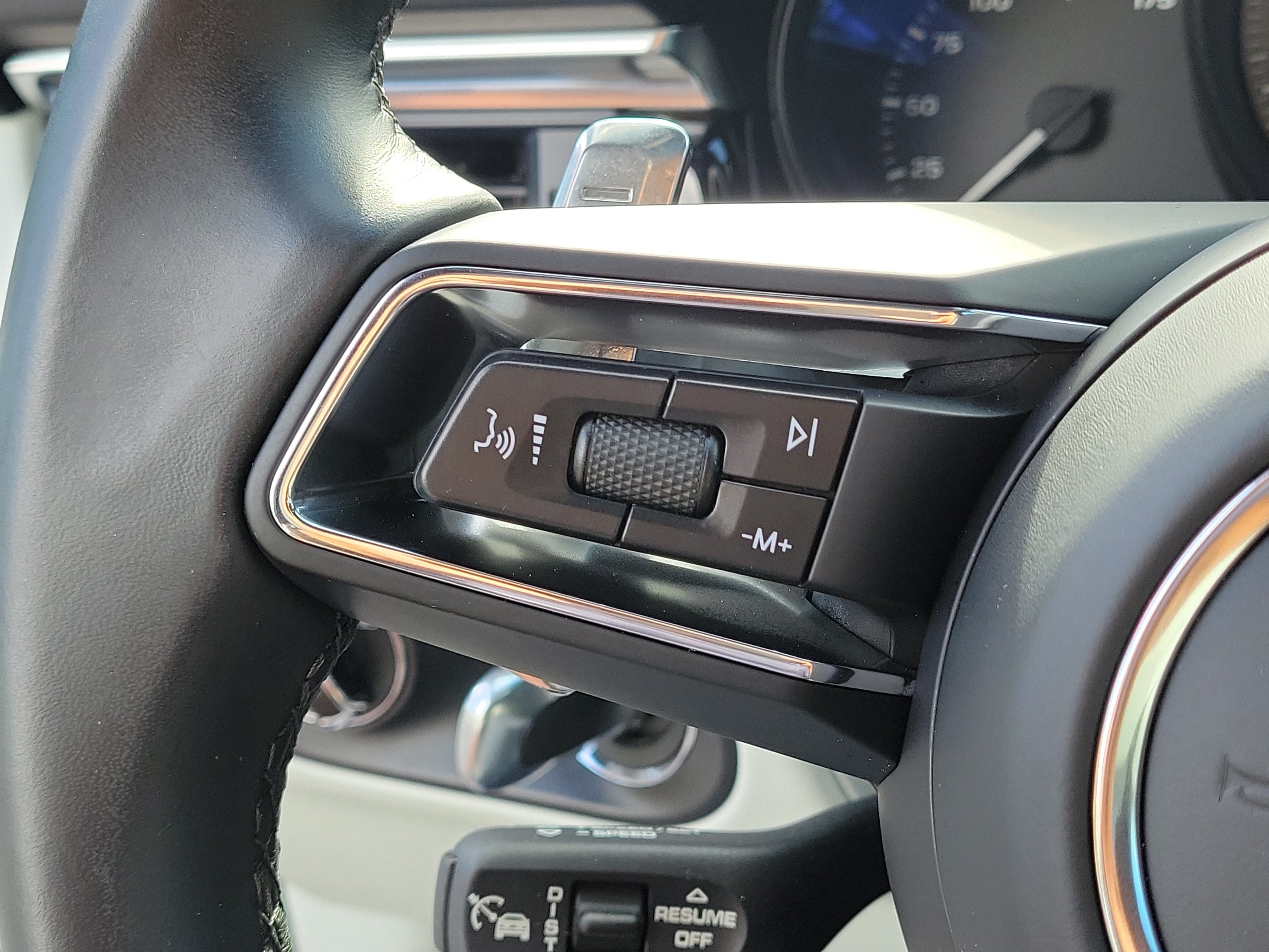 Used 2024 Porsche Macan S AWD/4WD image 32