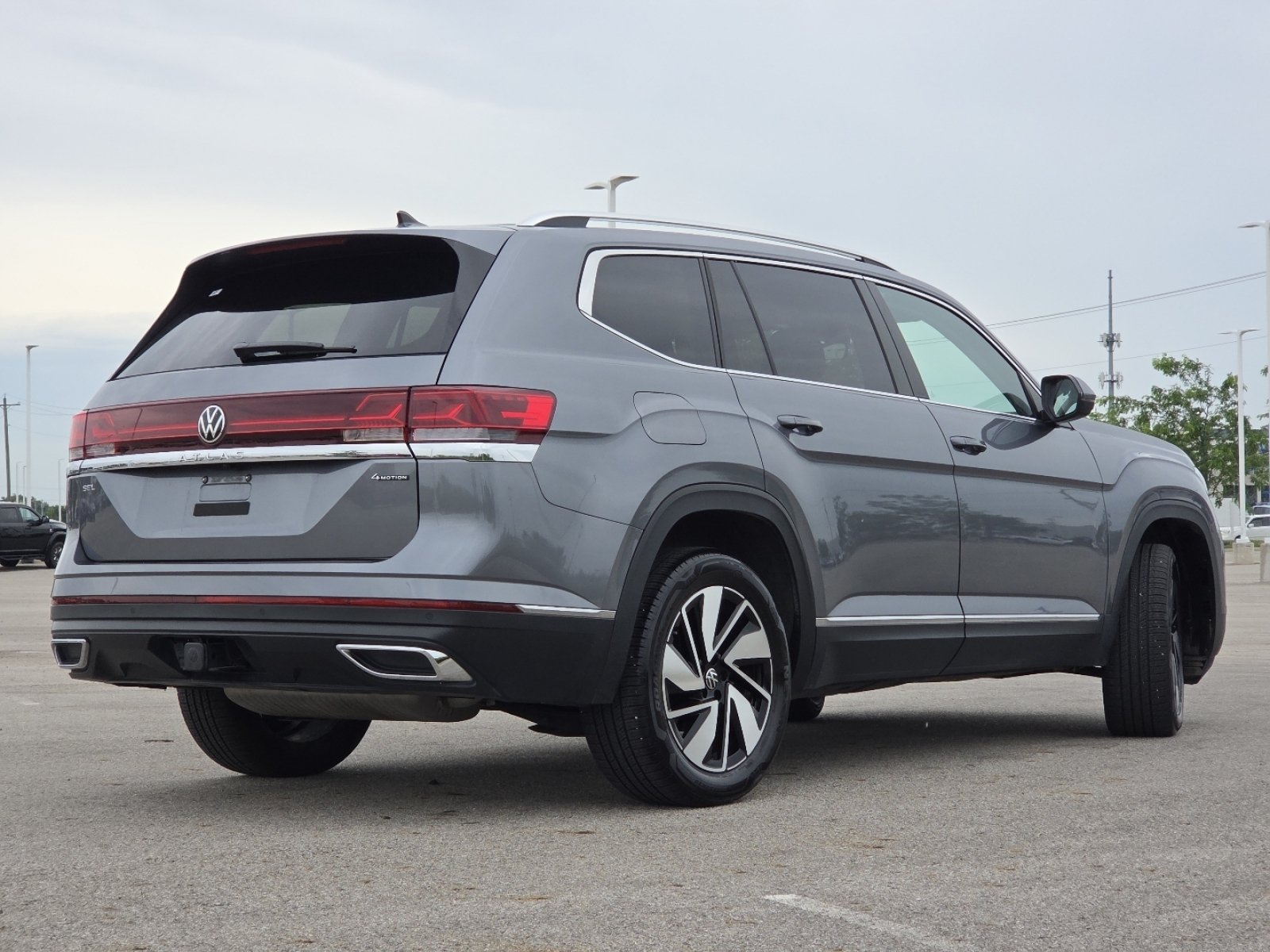 Used 2024 Volkswagen Atlas SEL AWD/4WD image 18