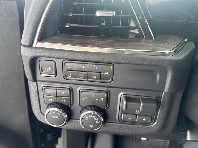 New 2026 Chevrolet Suburban LS w/ LPO, Dark Essentials Package AWD/4WD image 21