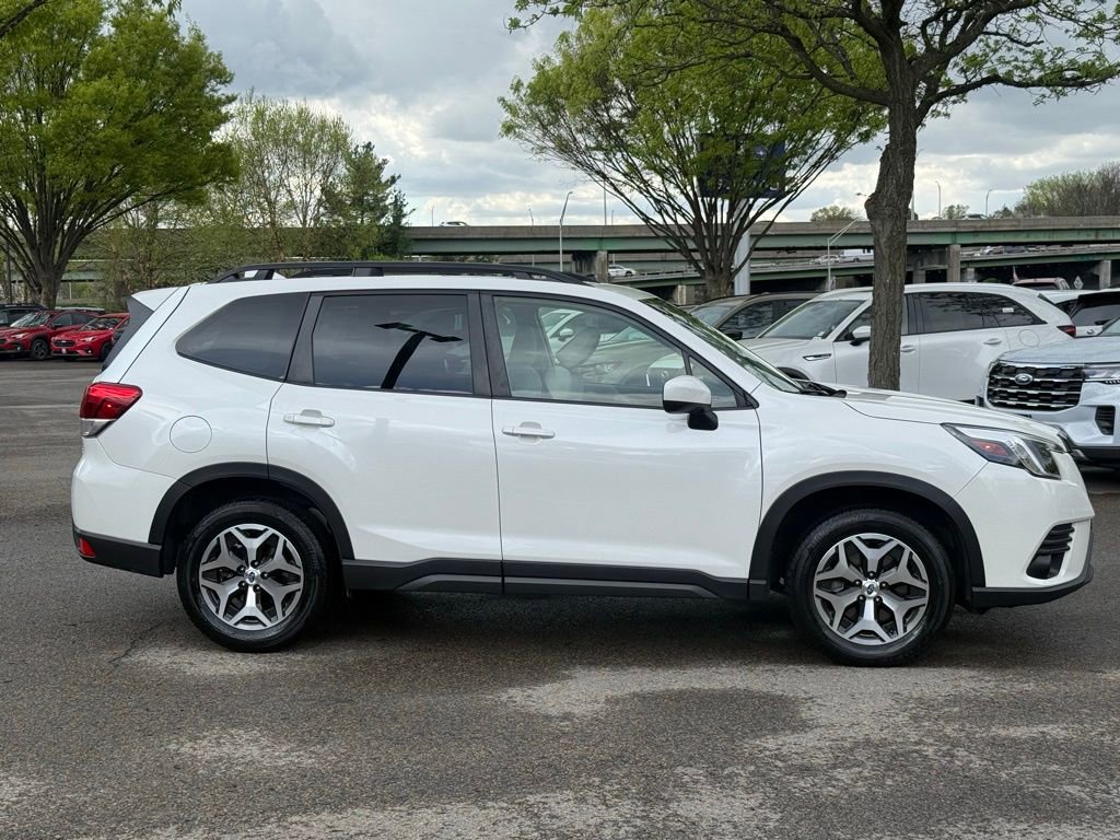 Used 2023 Subaru Forester Premium image 5