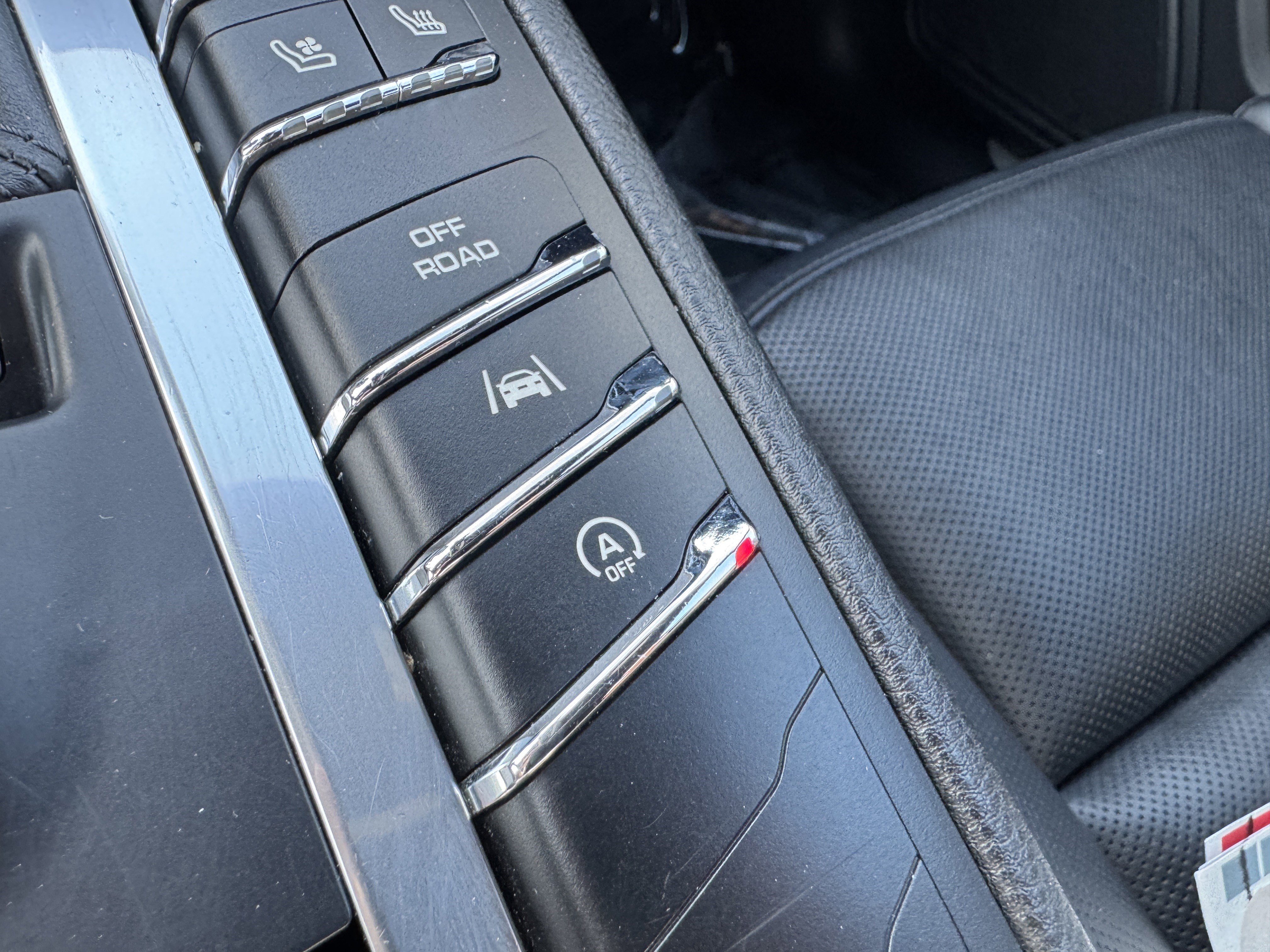 Used 2017 Porsche Macan AWD/4WD image 35