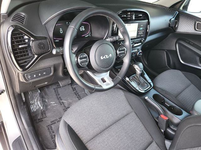 Used 2023 Kia Soul EX image 11