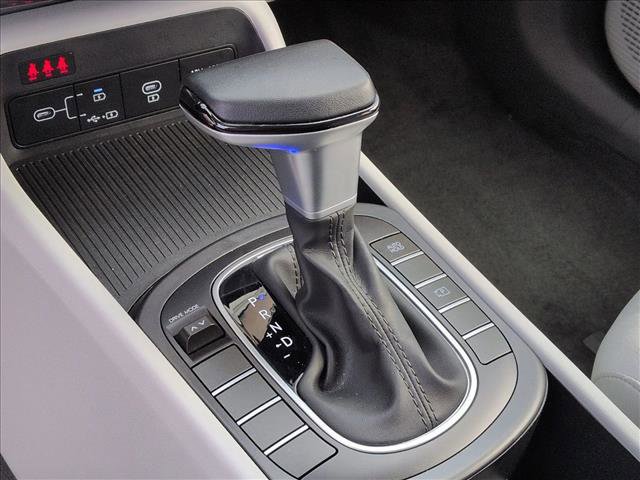 Used 2025 Hyundai Kona SEL image 12