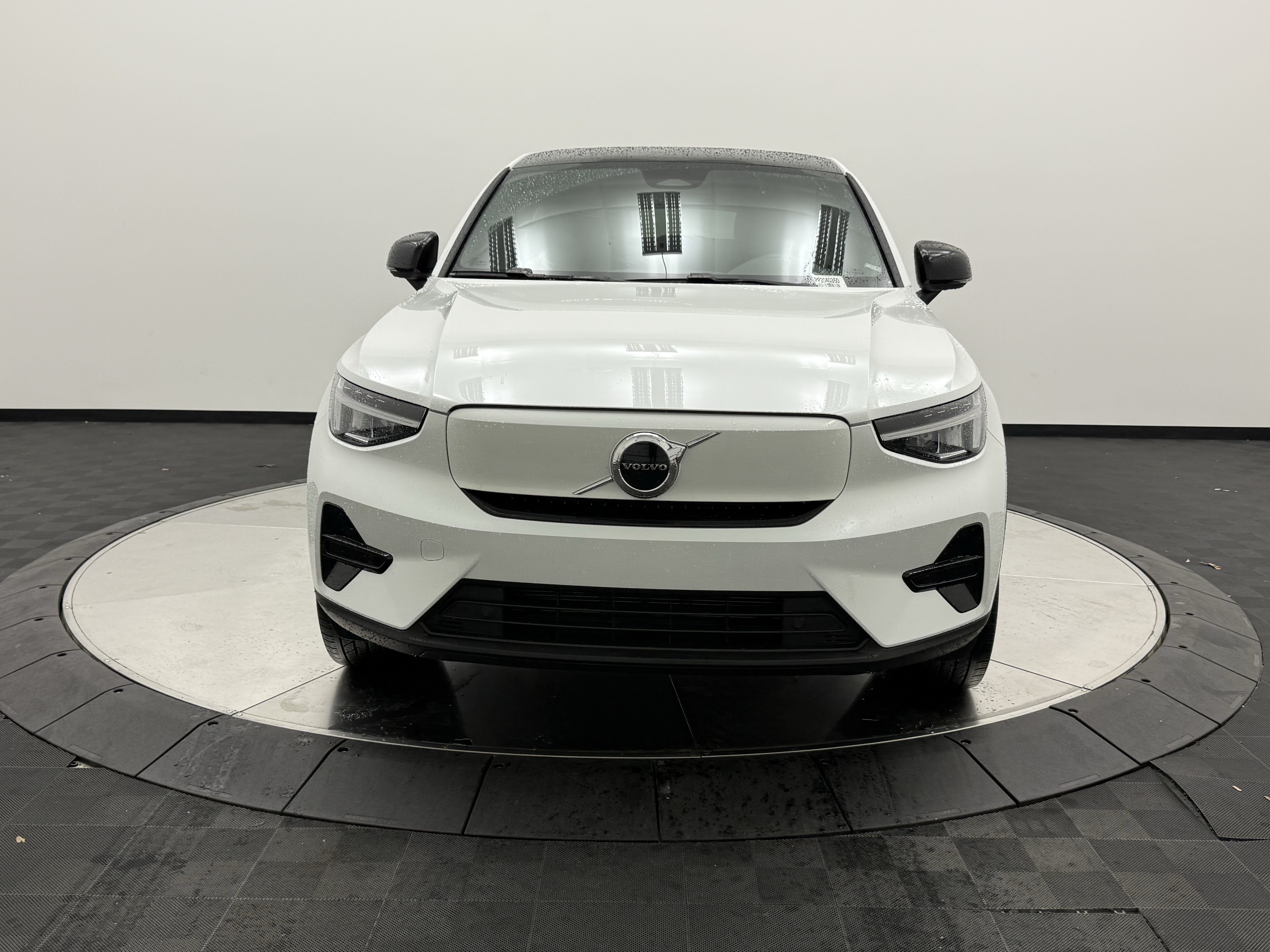 Certified 2023 Volvo C40 Recharge Core AWD/4WD image 2