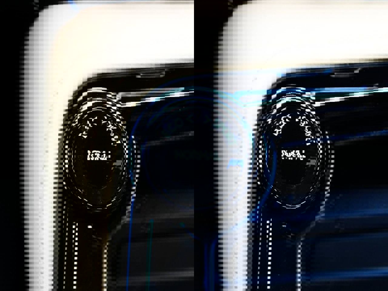 Used 2025 Lexus NX 250 FWD image 19