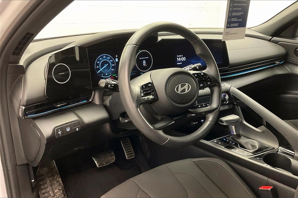 Certified 2025 Hyundai Elantra SEL image 12