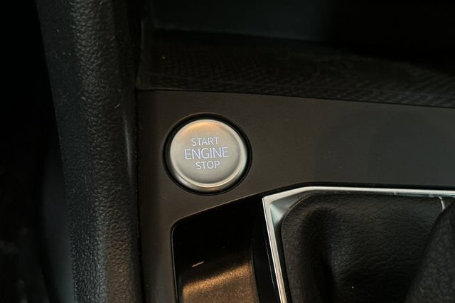 Certified 2022 Volkswagen Taos SE FWD image 27