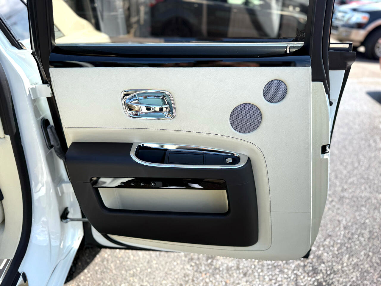 Used 2011 Rolls-Royce Ghost image 20