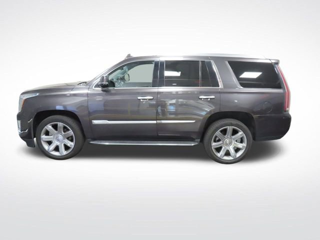 Used 2018 Cadillac Escalade Luxury image 2