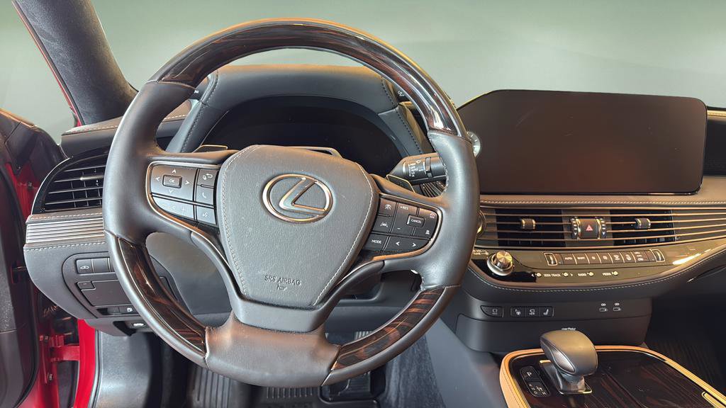 Certified 2025 Lexus LS 500 AWD w/ Luxury Package image 20
