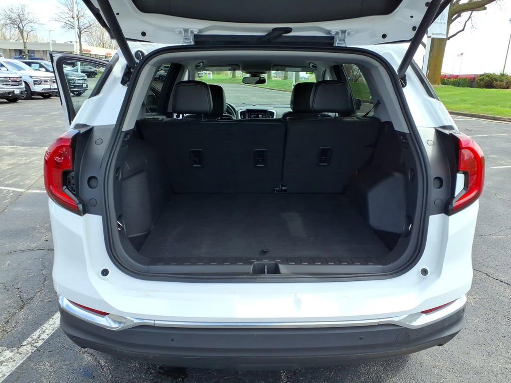 Certified 2024 GMC Terrain SLT image 30