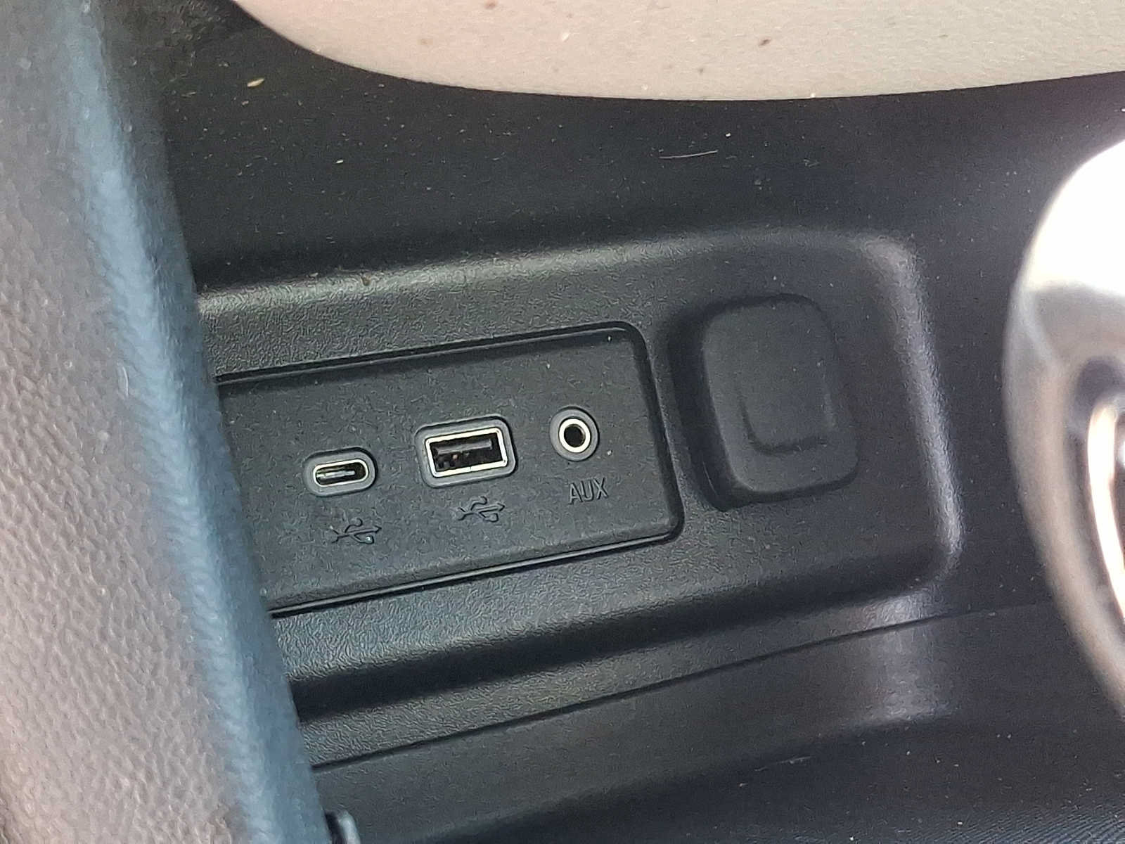 Used 2023 Chevrolet Equinox LS w/ LPO, Floor Liner Package FWD image 22