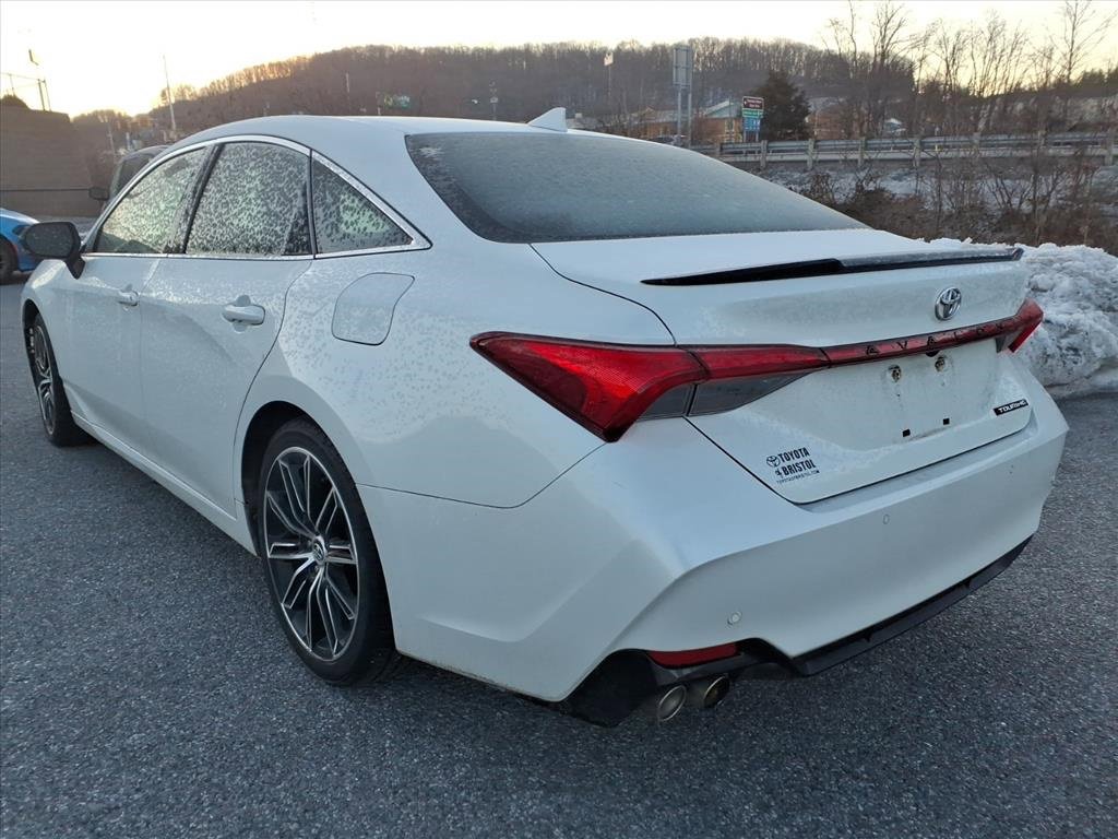 Used 2019 Toyota Avalon Touring w/ Advanced Safety Package image 16