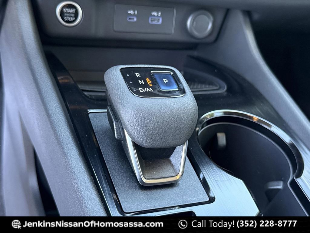 Certified 2022 Nissan Rogue SV FWD image 33