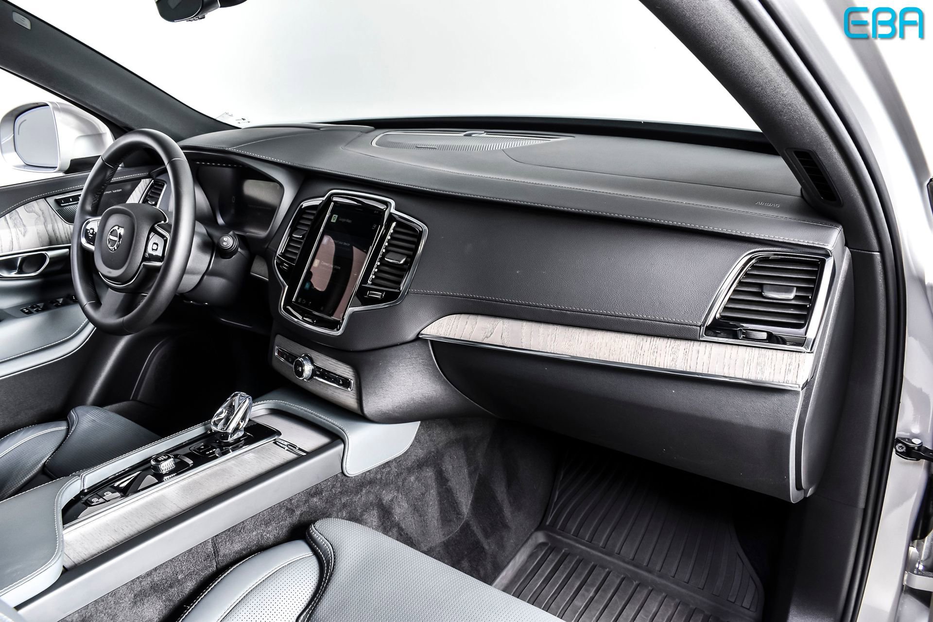 Used 2024 Volvo XC90 T8 Ultimate w/ Protection Package AWD/4WD image 24