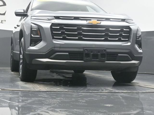 Used 2025 Chevrolet Equinox LT w/ Convenience Package II image 3