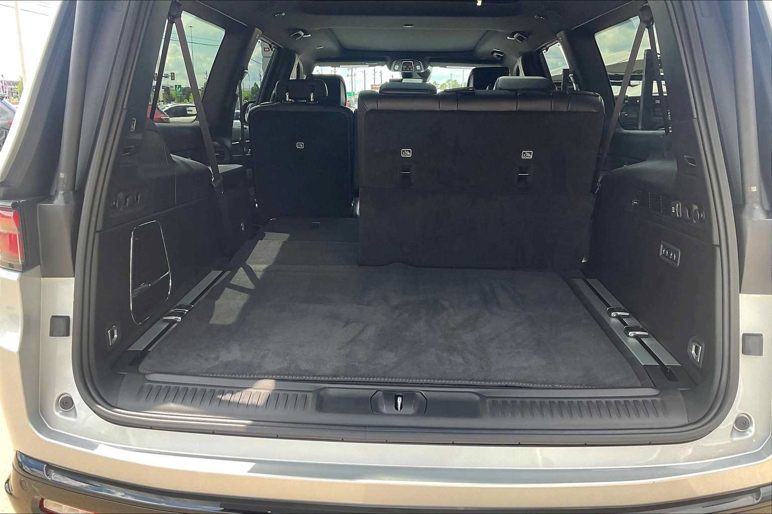 New 2025 Jeep Wagoneer L Series II w/ Convenience Group I AWD/4WD image 16