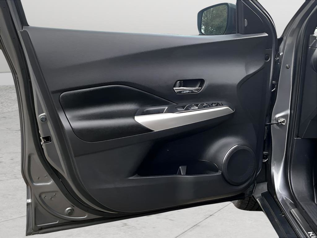 Used 2019 Nissan Kicks SR w/ SR Premium Package image 20