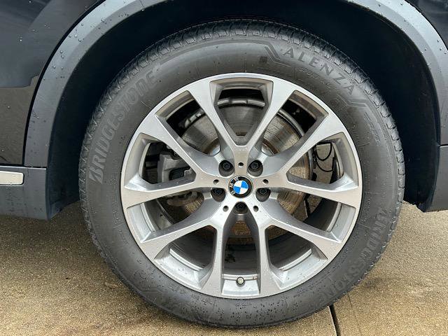 Used 2021 BMW X5 xDrive40i w/ Premium Package image 32