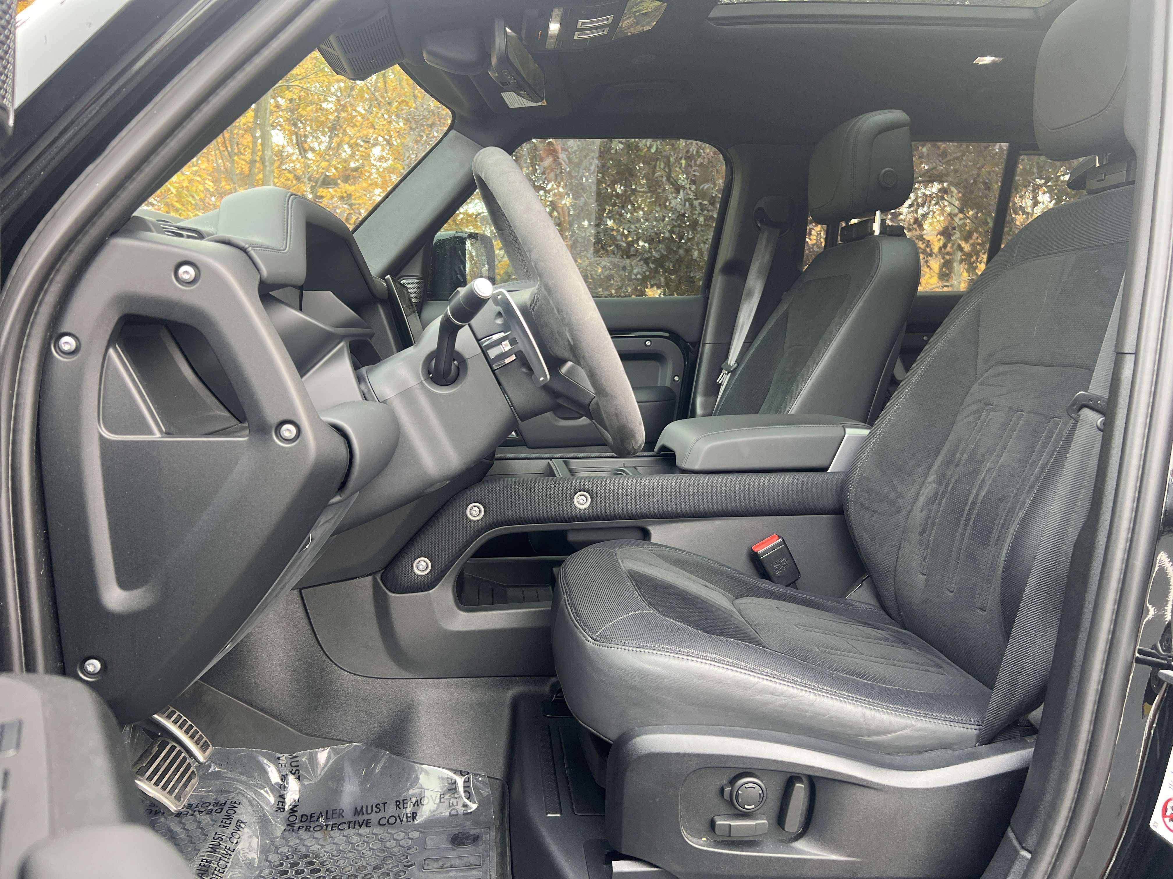 Used 2024 Land Rover Defender 110 V8 image 24