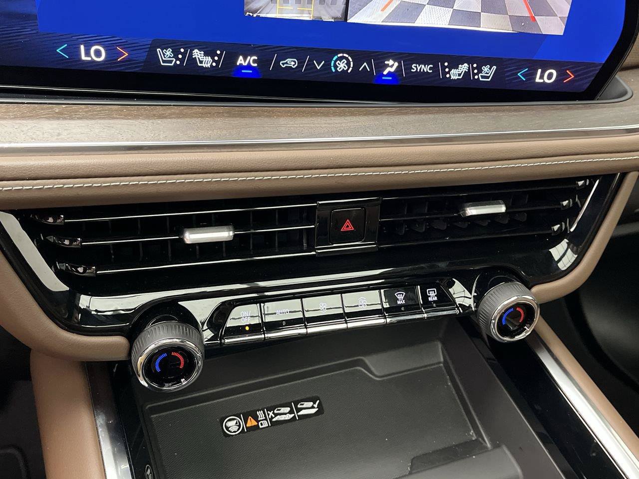 Certified 2026 Chevrolet Tahoe High Country AWD/4WD image 25