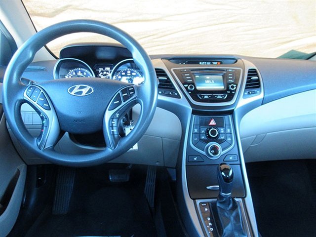 Used 2014 Hyundai Elantra SE w/ Option Group 02 image 17
