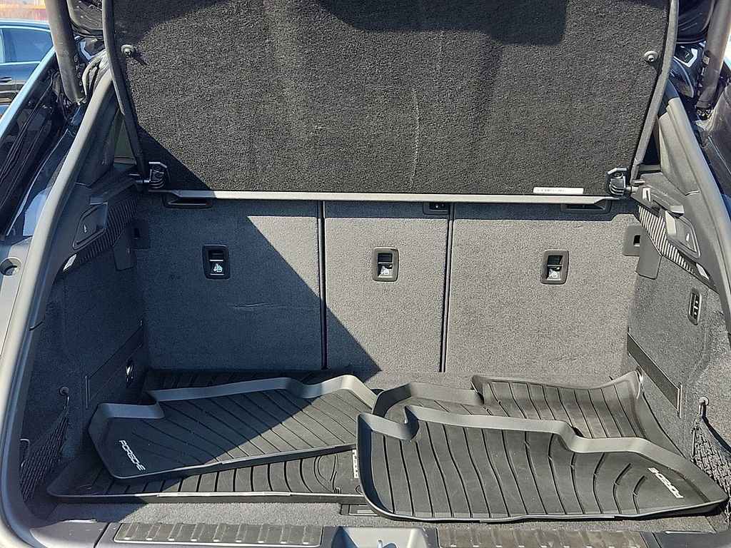 Certified 2025 Porsche Macan 4S Electric image 29