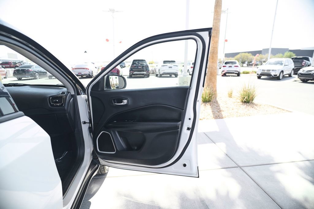 Used 2021 Jeep Compass Latitude AWD/4WD image 10