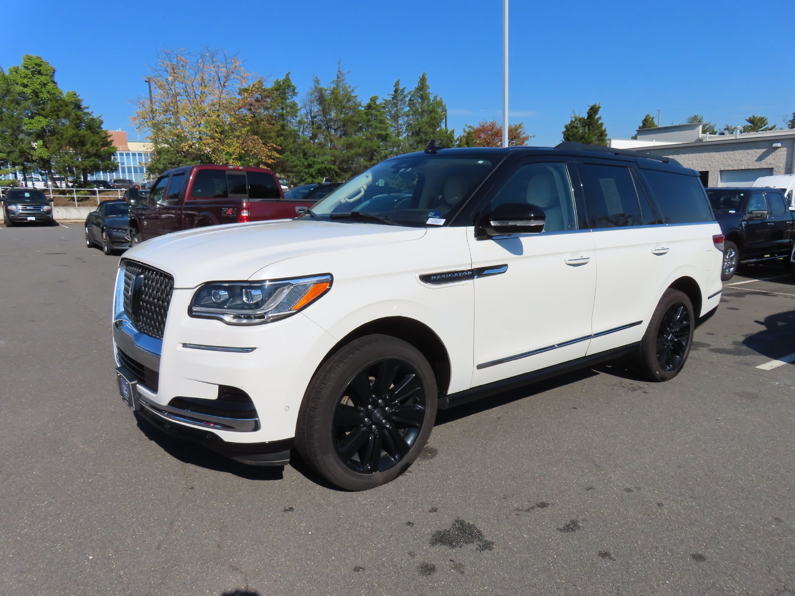Used 2023 Lincoln Navigator Black Label AWD/4WD image 3