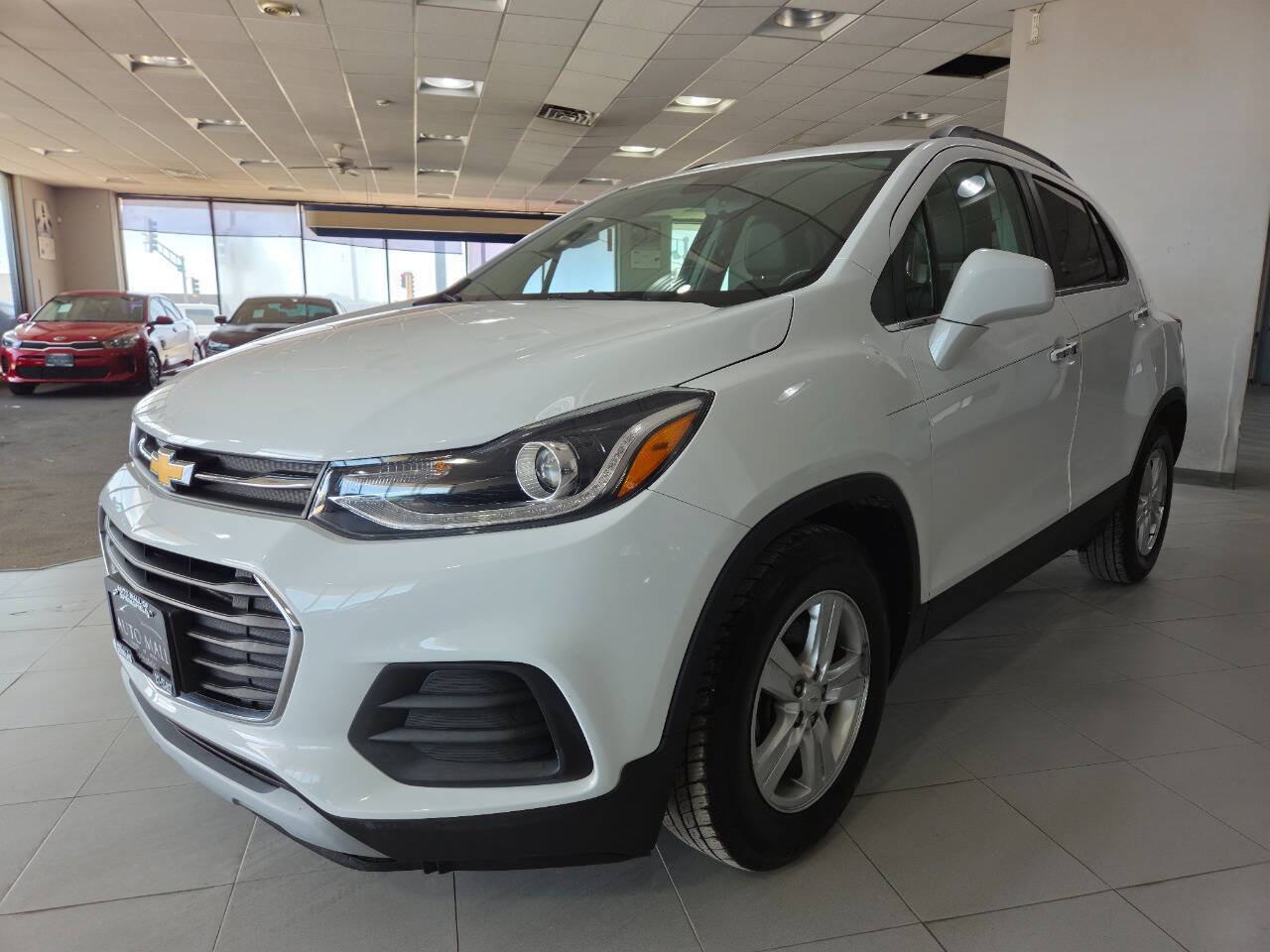 Used 2019 Chevrolet Trax LT w/ LT Convenience Package FWD image 3