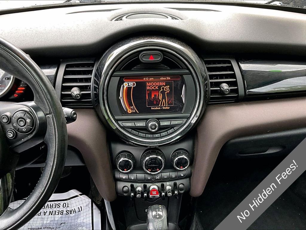 Used 2016 MINI Cooper 4-Door Hardtop w/ Premium Package FWD image 6