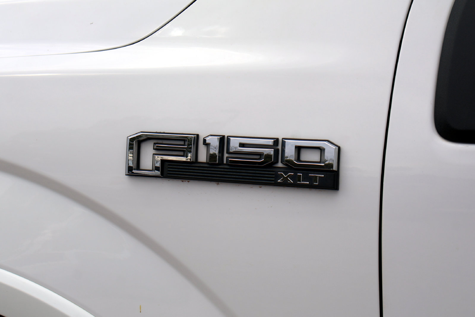 Used 2019 Ford F150 XLT w/ Equipment Group 302A Luxury RWD image 4