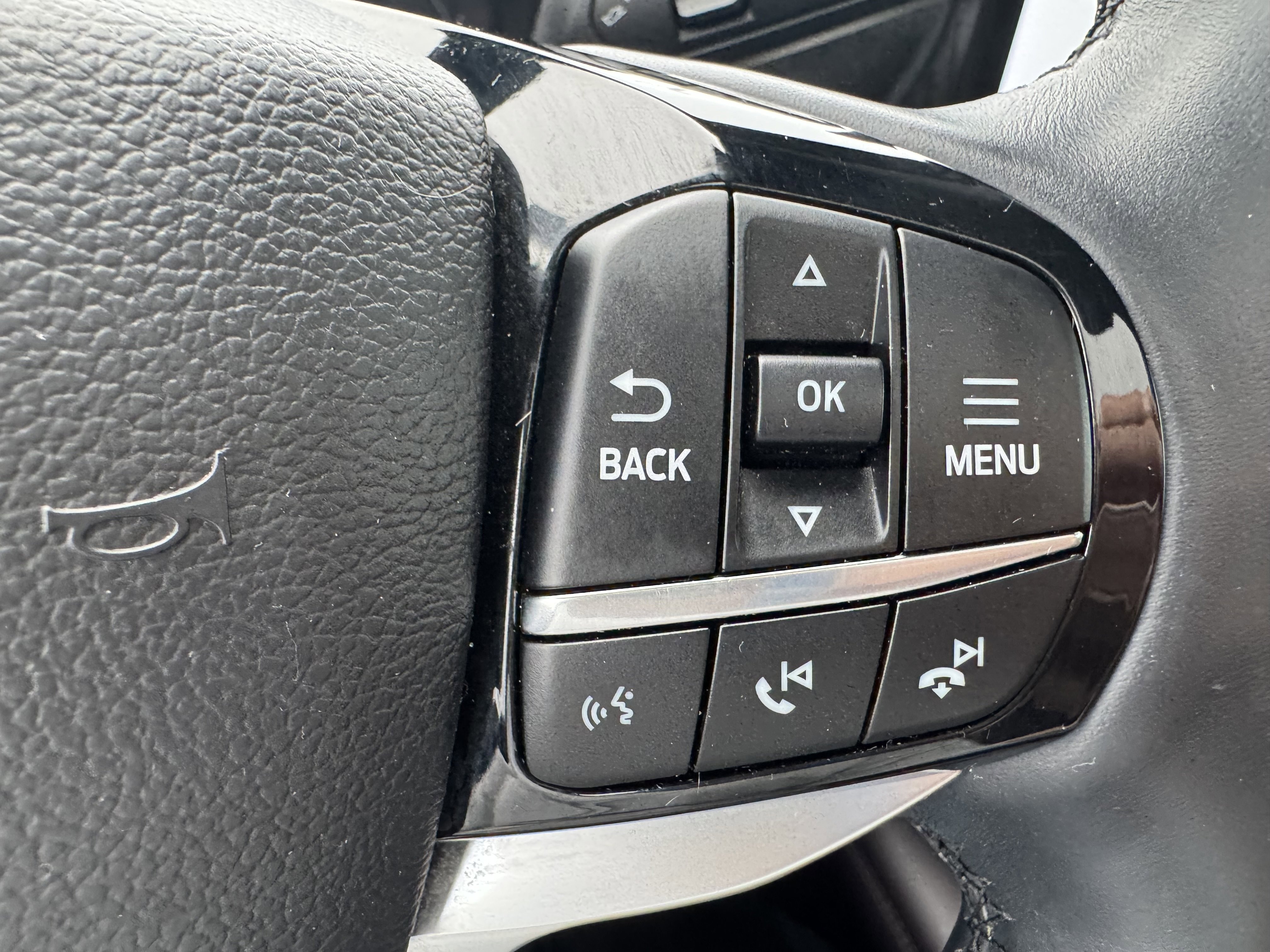 Used 2025 Ford Explorer Platinum image 16
