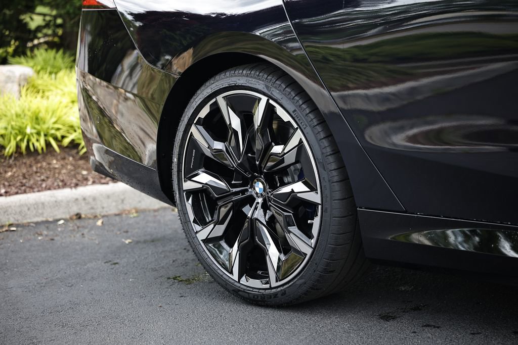 New 2026 BMW 550e xDrive w/ Executive Package AWD/4WD image 6