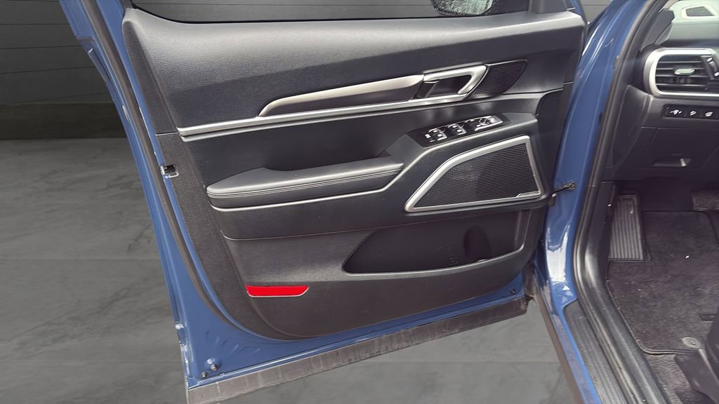 Used 2025 Kia Telluride S image 9