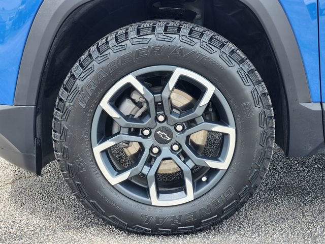 Used 2025 Chevrolet Equinox ACTIV w/ Safety and Technology Package AWD/4WD image 10