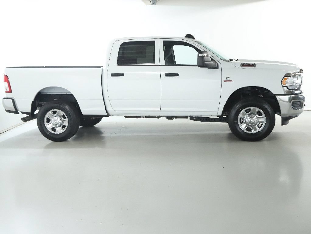 Used 2024 RAM 3500 Tradesman w/ Chrome Appearance Group AWD/4WD image 11