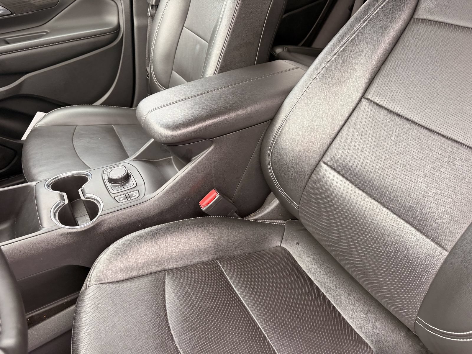 Used 2023 GMC Terrain SLT FWD image 19