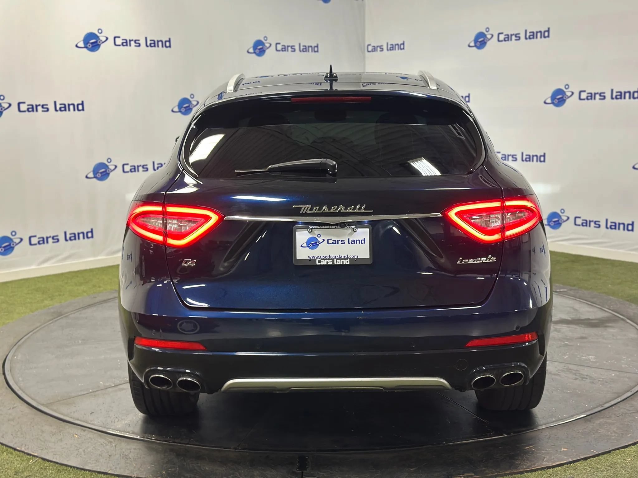 Used 2019 Maserati Levante GranLusso AWD/4WD image 4