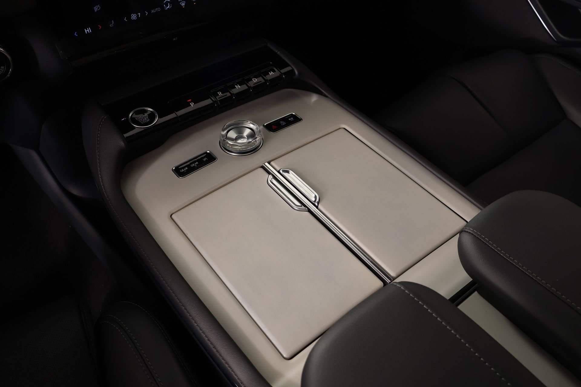 New 2026 Lincoln Navigator Reserve w/ Jet Appearance Package image 8