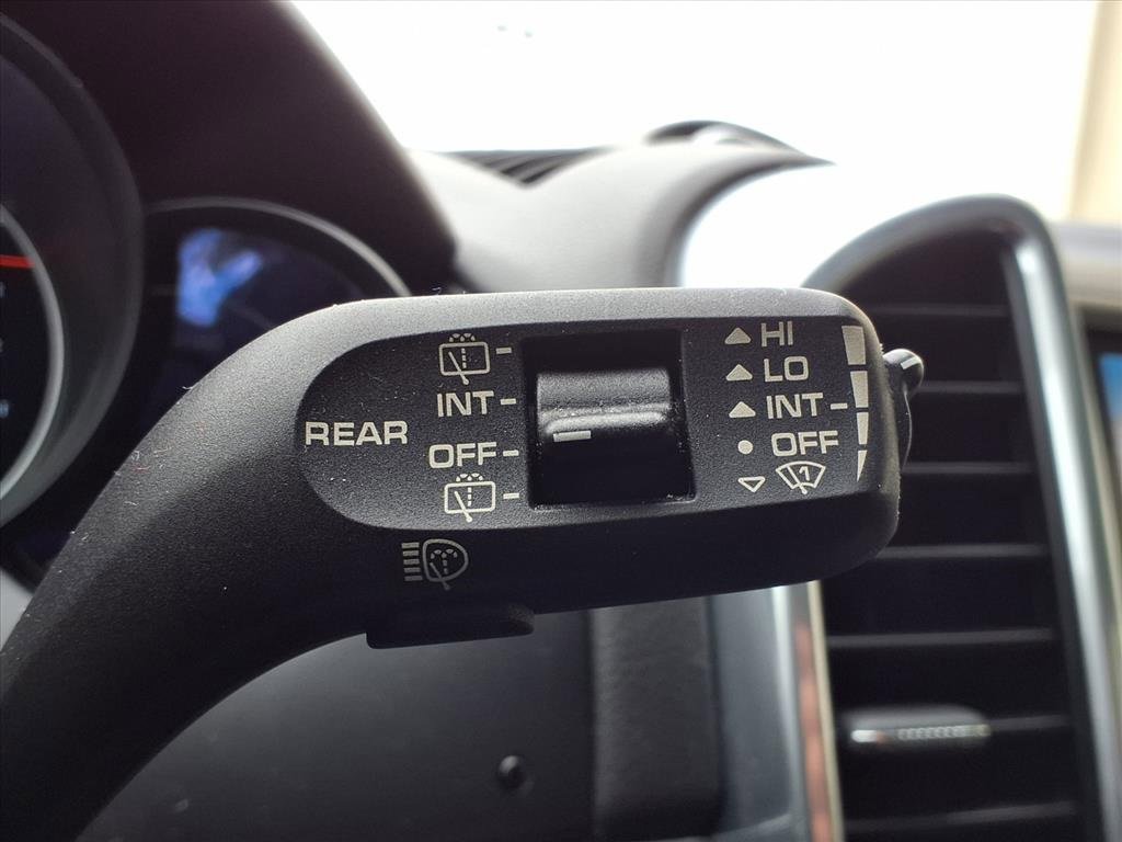 Used 2017 Porsche Cayenne Platinum Edition image 21