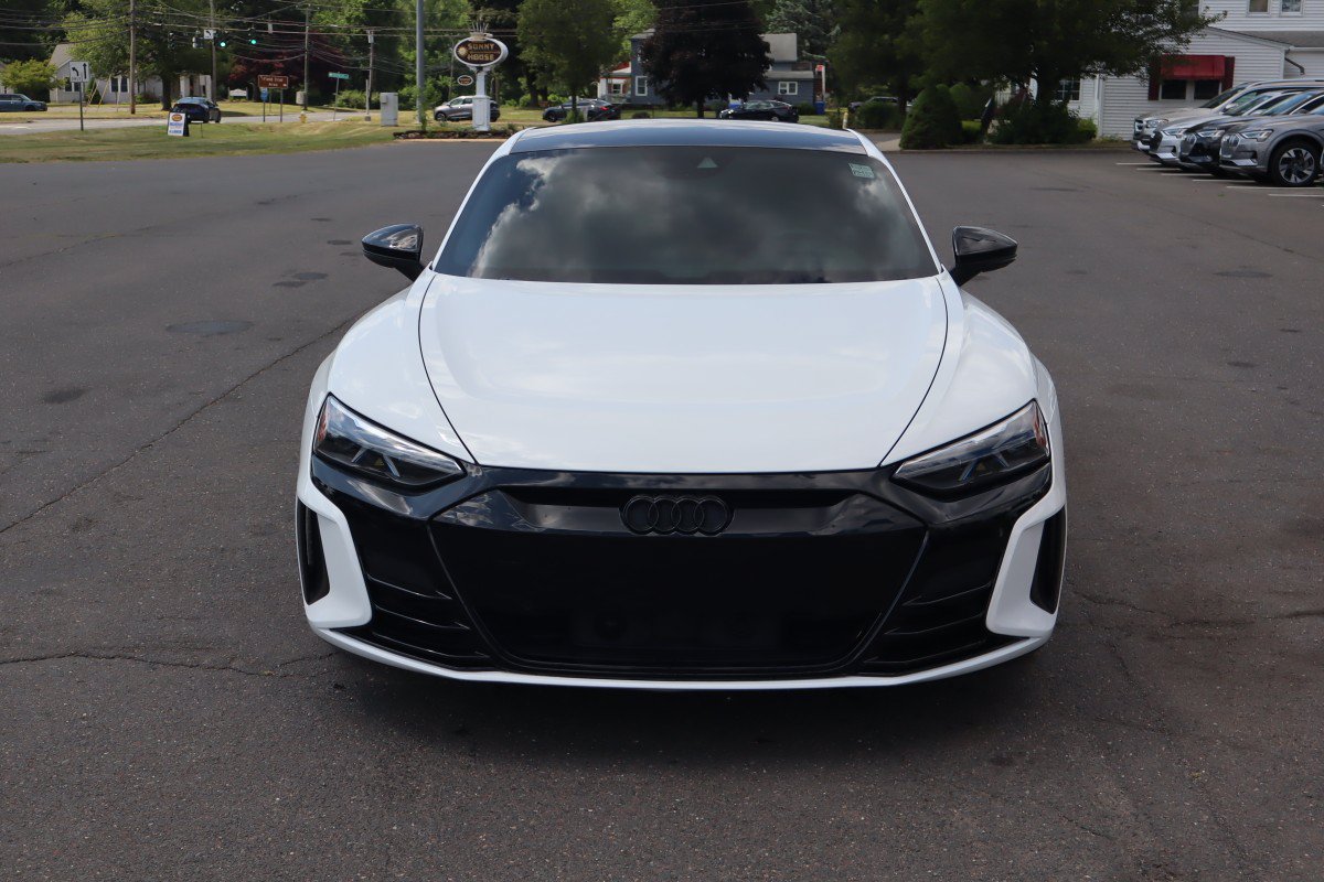 Used 2022 Audi RS e-tron GT w/ Carbon Performance Package AWD/4WD image 2