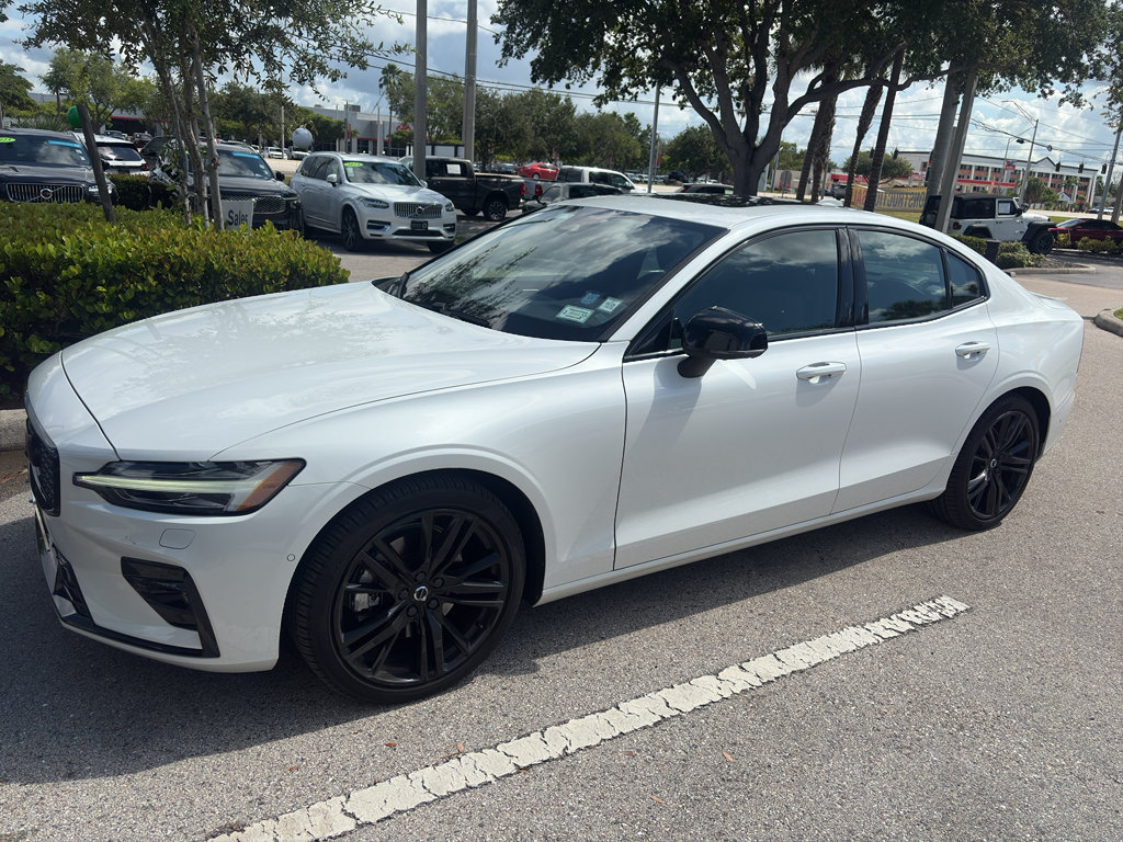 Certified 2024 Volvo S60 B5 Plus w/ Climate Package AWD/4WD image 3