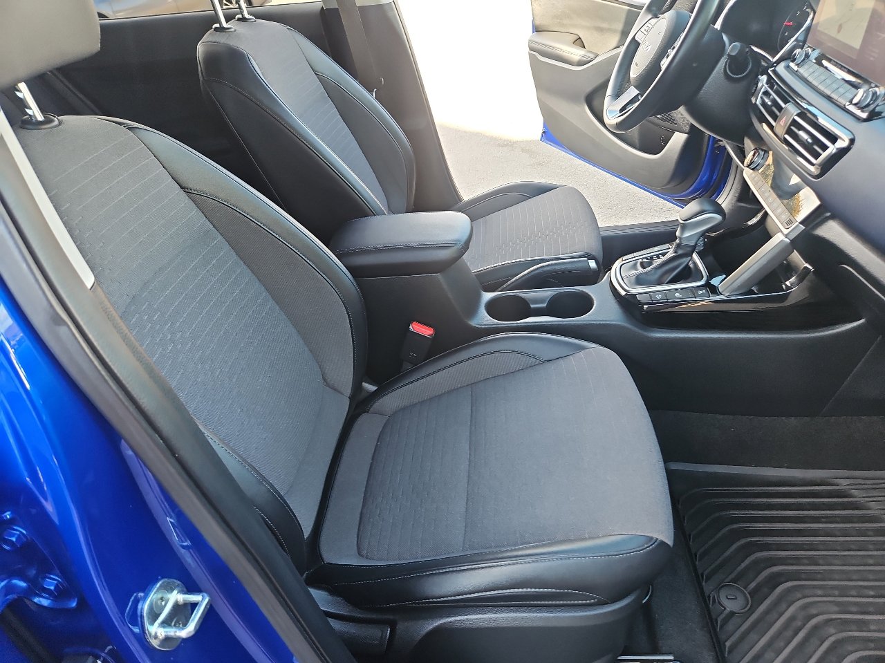 Used 2022 Kia Seltos Nightfall Edition image 15