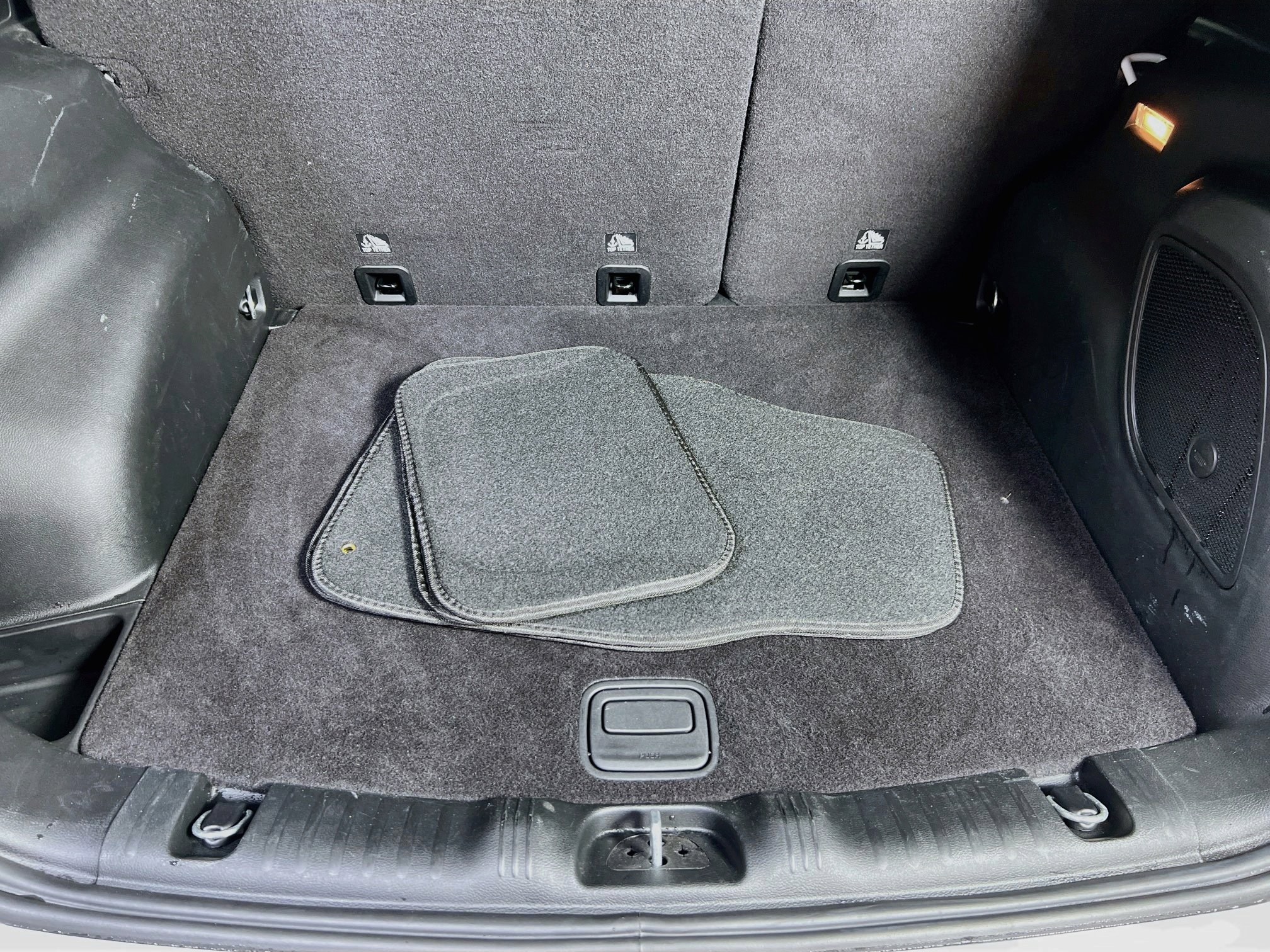 Used 2022 Jeep Compass Latitude w/ Sun and Sound Group AWD/4WD image 25